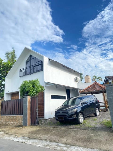 Yogyakarta: Private Car Charter With Pick up & Driver - Tips for a Comfortable Journey