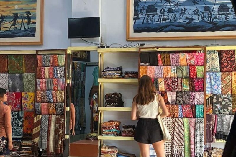 Yogyakarta: Private Custom Women-Only Tour with Female Guide - Good To Know