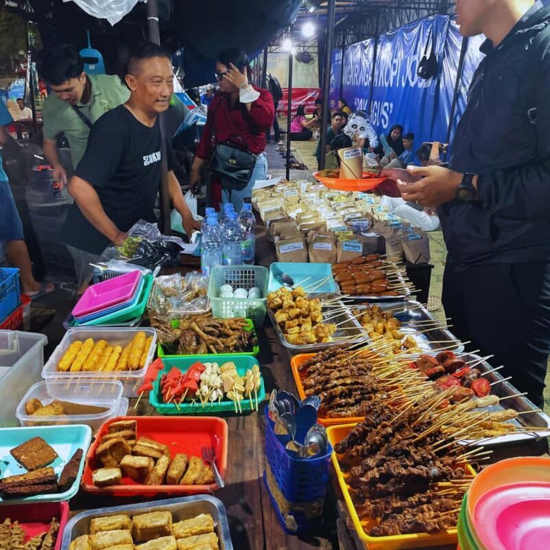 Yogyakarta Scooter Tour & Taste Local Food  Morning/Evening - Authenticity and Guides