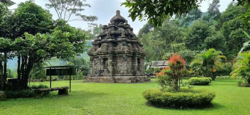 Yogyakarta : Selogriyo Temple And Kedung Kayang Waterfall - Price and Value