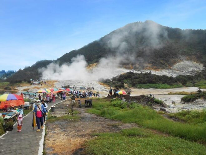 YOGYAKARTA: SETUMBU HILL SUNRISE/BOROBUDUR/DIENG PLATEAU - Essential Information