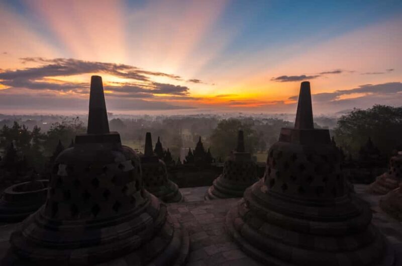 Yogyakarta: Setumbu Sunrise, Borobudur & Prambanan Day Tour - Good To Know