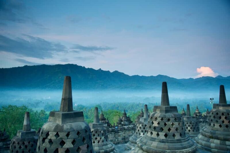 Yogyakarta: Setumbu Sunrise, Borobudur & Prambanan Day Tour - The Itinerary in Detail