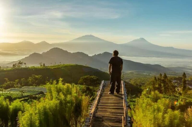 YOGYAKARTA: SILANCUR HIGHLAND/NEPAL VAN JAVA/BOROBUDUR - Good To Know