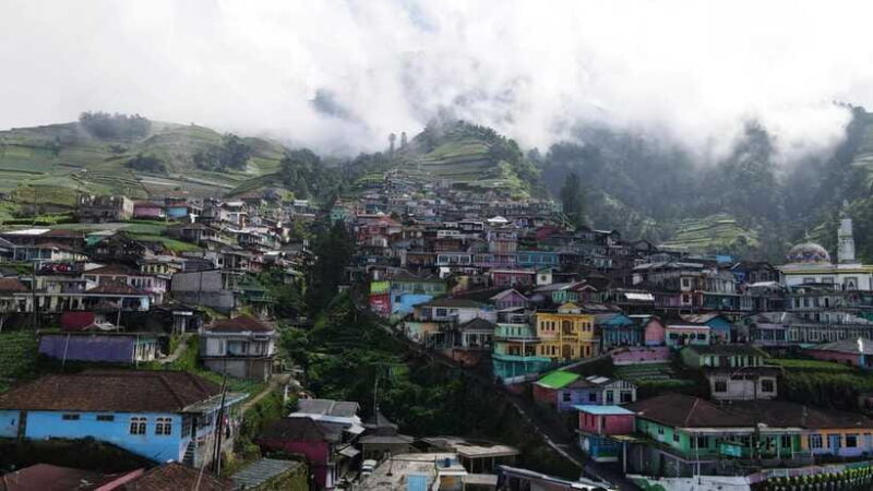 YOGYAKARTA: SILANCUR HIGHLAND/NEPAL VAN JAVA/BOROBUDUR - Who Should Book This Tour?