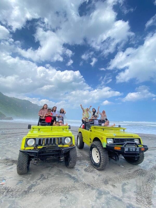 Yogyakarta Southern Beaches and Sand Dunes Off-road Adventure - Getting to the right meeting point