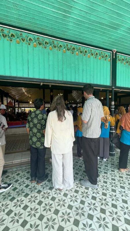 Yogyakarta: Sultan Palace and Water castle Guided Tour - A Deep Dive into the Yogyakarta Tour Experience