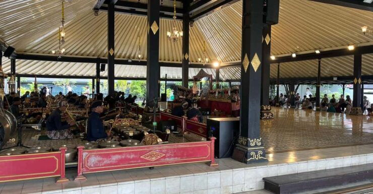 Yogyakarta: Sultan Palace, Water Castle and Prambanan Tour - Key Points