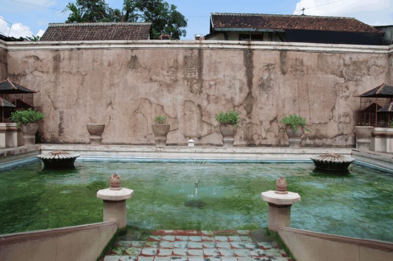 Yogyakarta: Sultan Palace & Water Castle Day Tour - FAQ