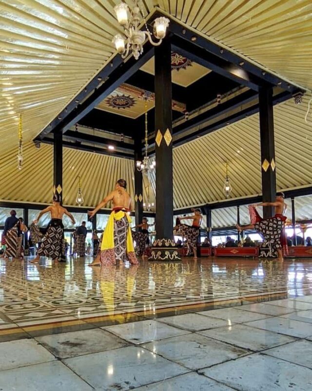 Yogyakarta: Sultan Palace, Water Castle & Mount Merapi Tour - Good To Know