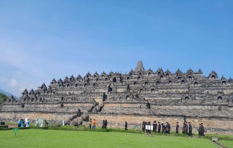 Yogyakarta: Sultan's Palace, Borobudur & Sunset Tour - FAQ