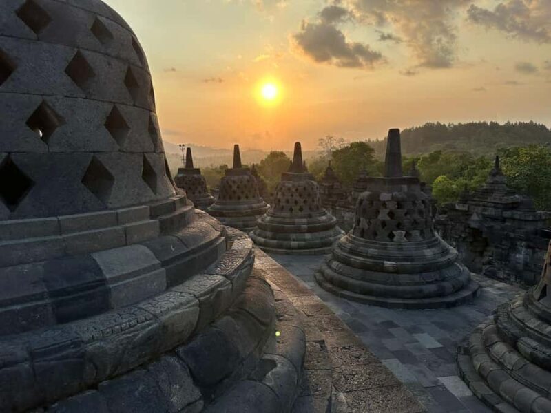 Yogyakarta: Sultan's Palace, Borobudur & Sunset Tour - FAQs