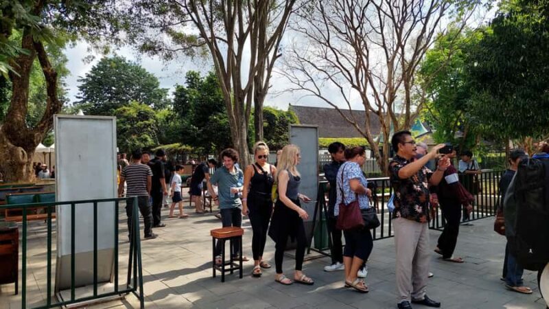 Yogyakarta: Sunrise Borobudur & Prambanan, with lunch option - Logistics and Practicalities