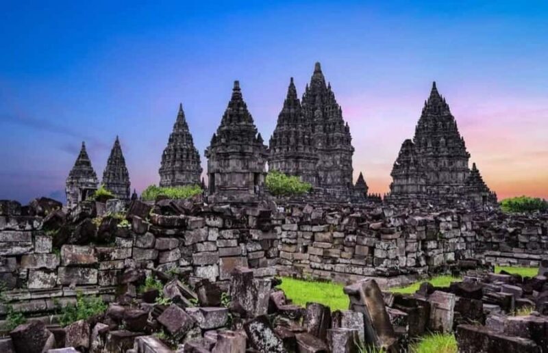 Yogyakarta; Sunrise Hill/Borobudur climb up & Prambanan - An In-Depth Look at the Tour Experience
