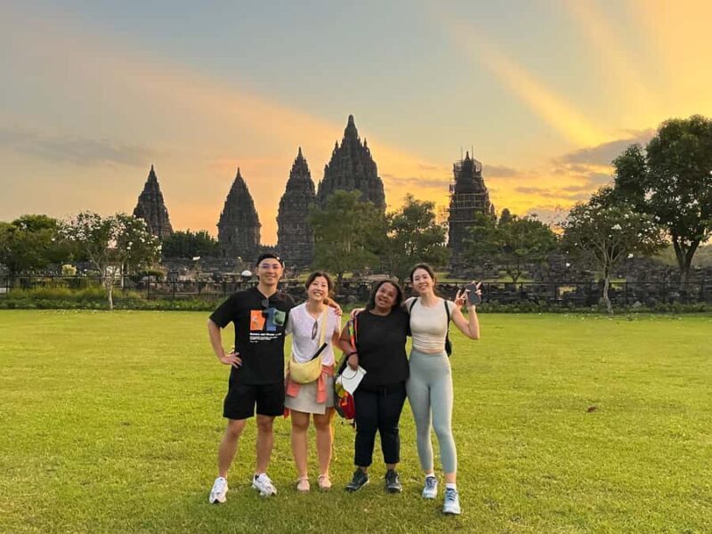 Yogyakarta; Sunrise Hill/Borobudur climb up & Prambanan - FAQ