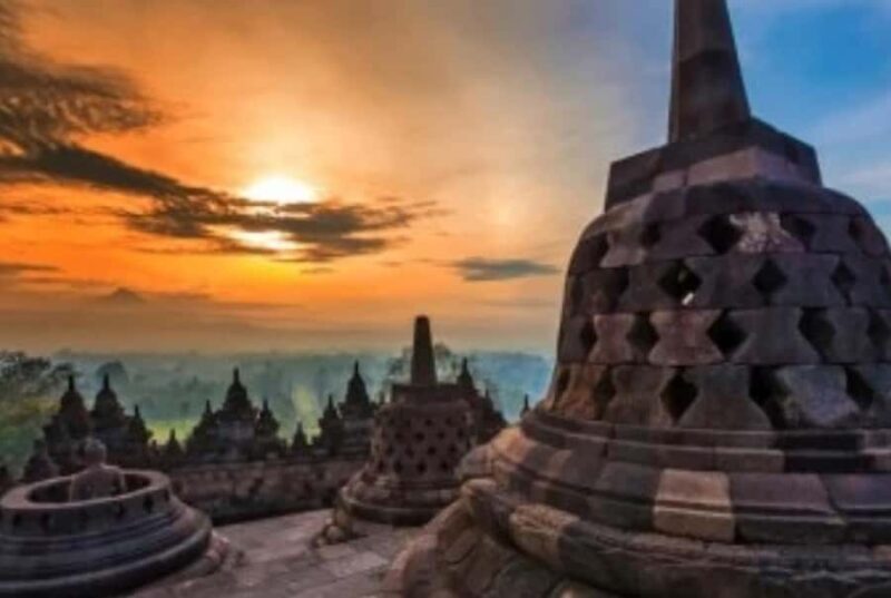 Yogyakarta: Sunrise Inside Borobudur and Prambanan Temples - An Inside Look at the Experience