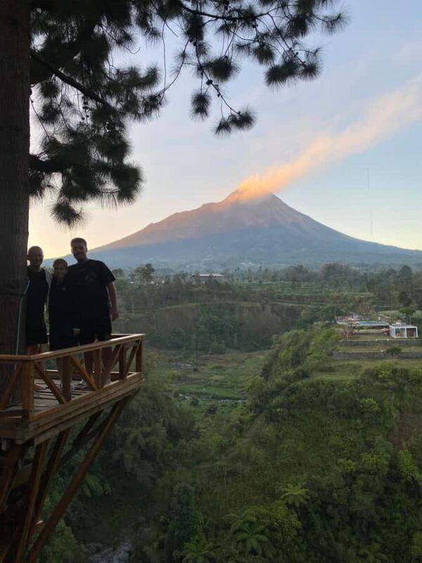 Yogyakarta: Sunrise, Rice Terrace, & Borobudur Tour - Introduction to the Tour Experience