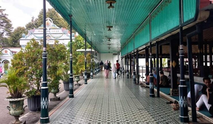 Yogyakarta: Taman Sari Water Castle & Prambanan Temple - Key Points