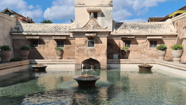 Yogyakarta: Taman Sari Water Castle & Prambanan Temple - Cultural Significance of Yogyakarta