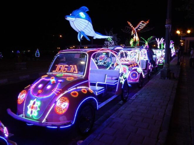Yogyakarta: Taste Yogyakarta's Cuisine and Night Walks - Tour Highlights