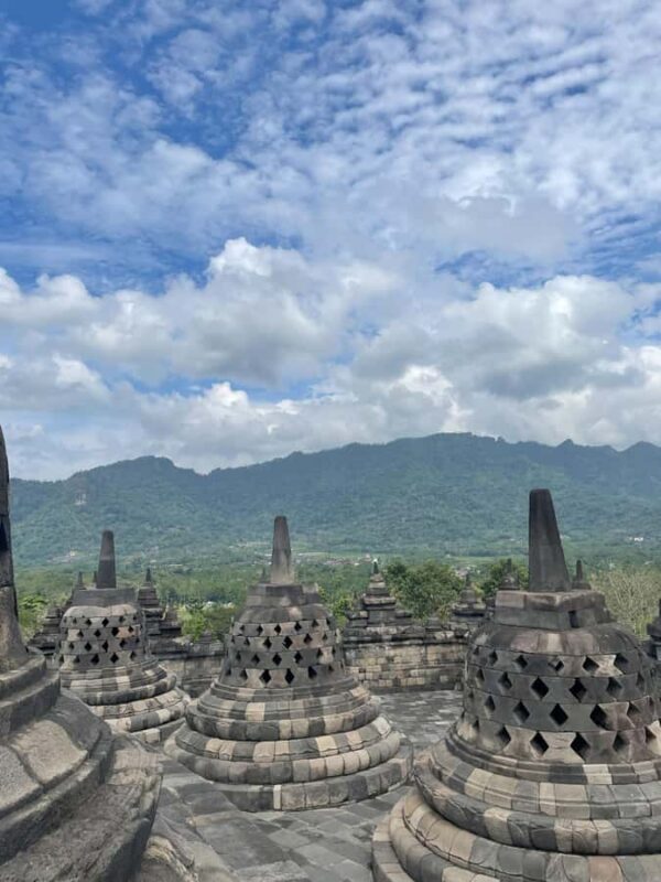 Yogyakarta: Tour Borobudur & Prambanan (Guaranteed climb) - Who Should Consider This Tour?