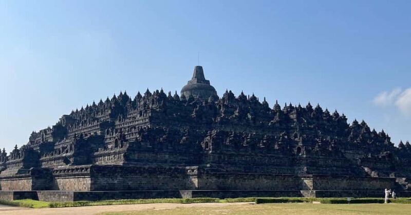 Yogyakarta: Transfer & Tour Borobudur and Prambanan Temples - FAQ