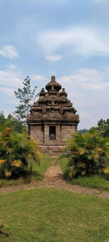 Yogyakarta : trip to Borobudur temple + Selogriyo temple - The Sum Up