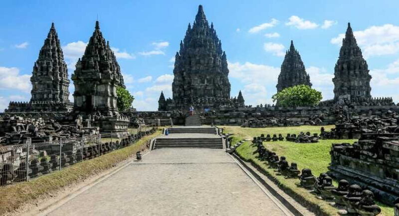 Yogyakarta : trip to Prambanan temple + Pindul cave - Who Will Love This Experience?