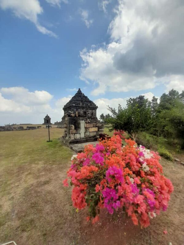 Yogyakarta: Volcano Trek, Cave Tubing & Temple Sunset - FAQ