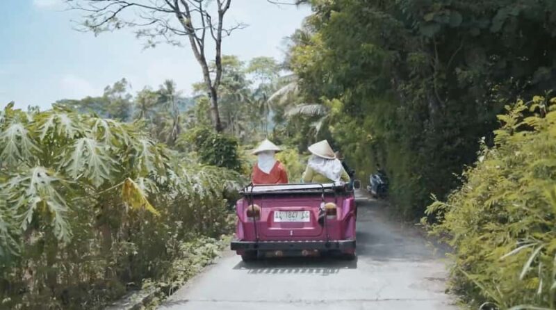 Yogyakarta : VW Setumbu Sunrise Borobudur Climb Up Tour - Pricing and Value
