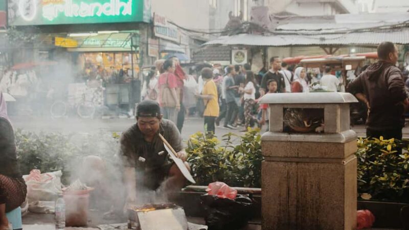 Yogyakarta: Walk Sightseeing and Local Food Guided Tour - Good To Know
