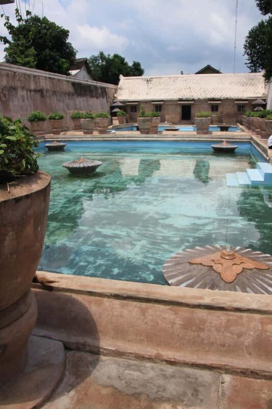 Yogyakarta : Walking Tour and Food Tasting inside Palace - Authentic Experience and Guides