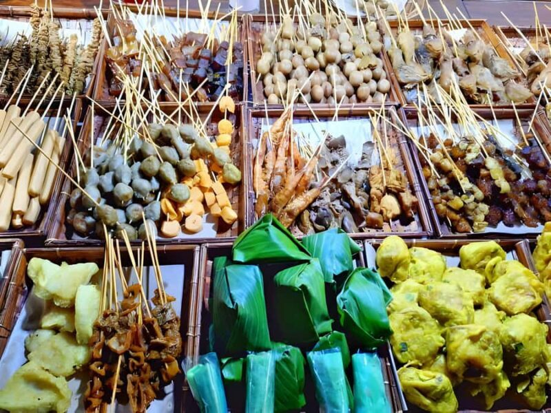 Yogyakarta walking tour: Gourmet Stroll & Nightly Highlights - The Sum Up