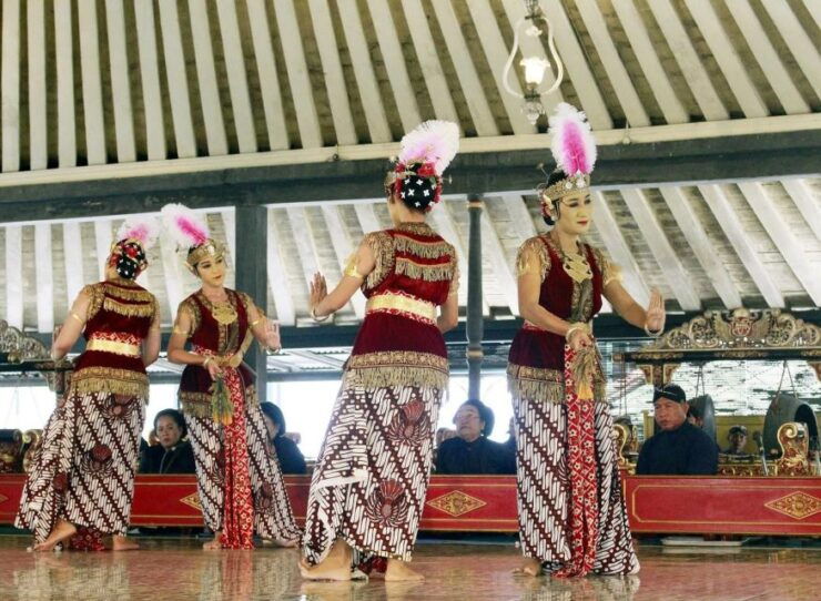 Yogyakarta : Water Castle, Sultan Palace & Temples - Local Expert-Guided Tours