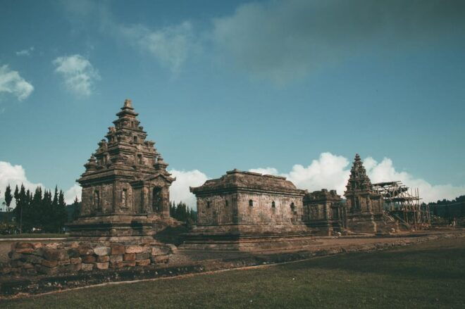 Yogyakarta:Dieng Plateau,Sunrise, Crater, Color Lake &Temple - Exploring Sikidang Crater