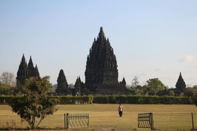 Yogyakarta:(EntranceTicketOnly)Borobudur&PrambananTempleTour - Participant Restrictions