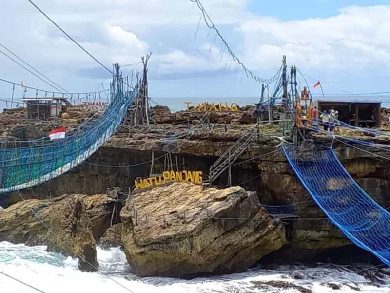 YOGYAKARTA;PINDUL CAVE,TIMANG BEACH AND PENGGER PINE FOREST. - FAQs