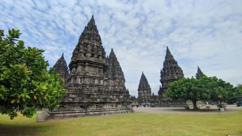 Yogyakarta:Prambanan & Borobudur Day Tour climbUp Guaranteed - FAQ  