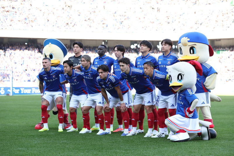 Yokohama F. Marinos Football Match Ticket at Nissan Stadium (Kanagawa) - Ticket pickup before the match