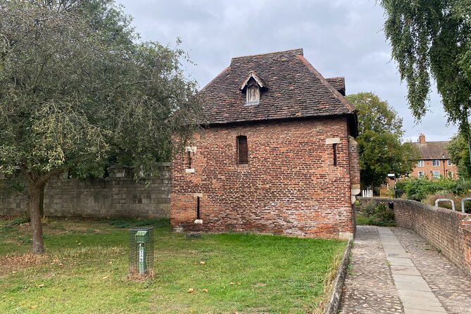York City Medieval Walls Private Walking Tour - Snacks and Dining