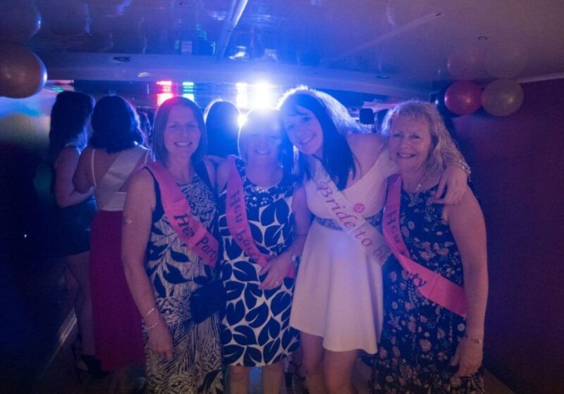 York: Party Cruise with Drink, Dinner, and DJ - What the Experience Looks Like