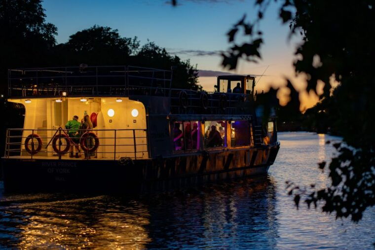 York: Party Cruise with Drink, Dinner, and DJ - Who Is This Tour Best For?