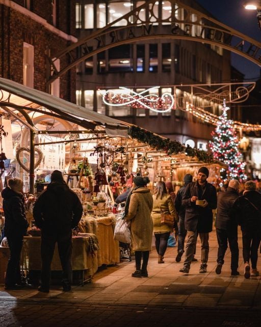 York: Phone-Guided Christmas Food Walking Tour With Tastings - Experience Highlights