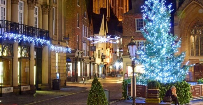 York: Phone-Guided Christmas Food Walking Tour With Tastings - Full Description of the Experience