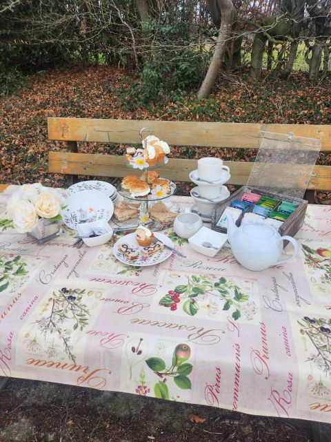 York: Private Horse-Drawn Carriage Ride and Afternoon Tea - Full Description
