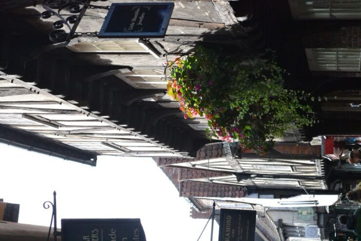 York: Smartphone Guide With Riddles and Discovery Walk - Experience