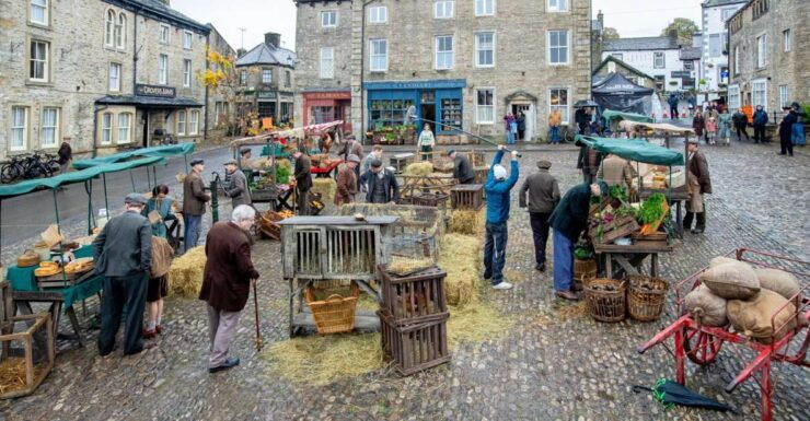 Yorkshire: All Creatures Great and Small Mini-Coach Tour - Experience Highlights