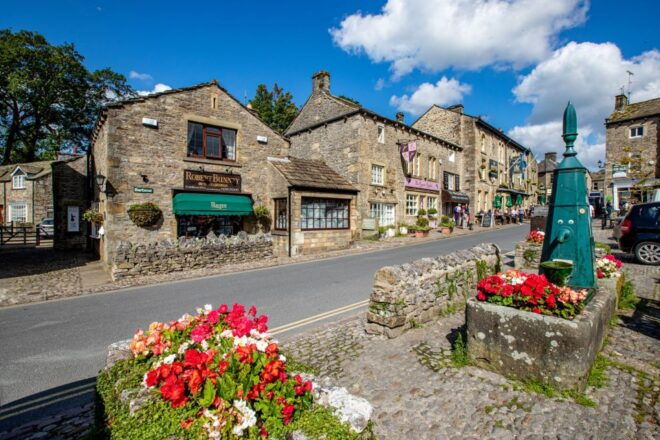 Yorkshire: All Creatures Great and Small Mini-Coach Tour - Full Description of the Tour
