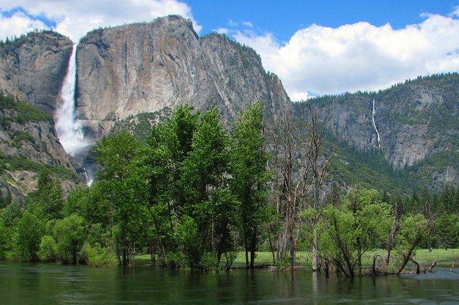 Yosemite Private 2-Day Tour PackageHotel:Waterfalls,Giant SequoiasGlacier Pt - Pricing and Booking Details