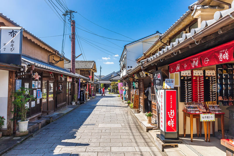 Yufuin & AoT Museum or Sapporo Brewery / Dazaifu (Fukuoka Day Tour) - Mamedamachi’s old streets and craft shops